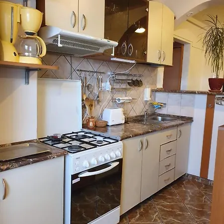 Апартаменти Apartament Karina Брашов